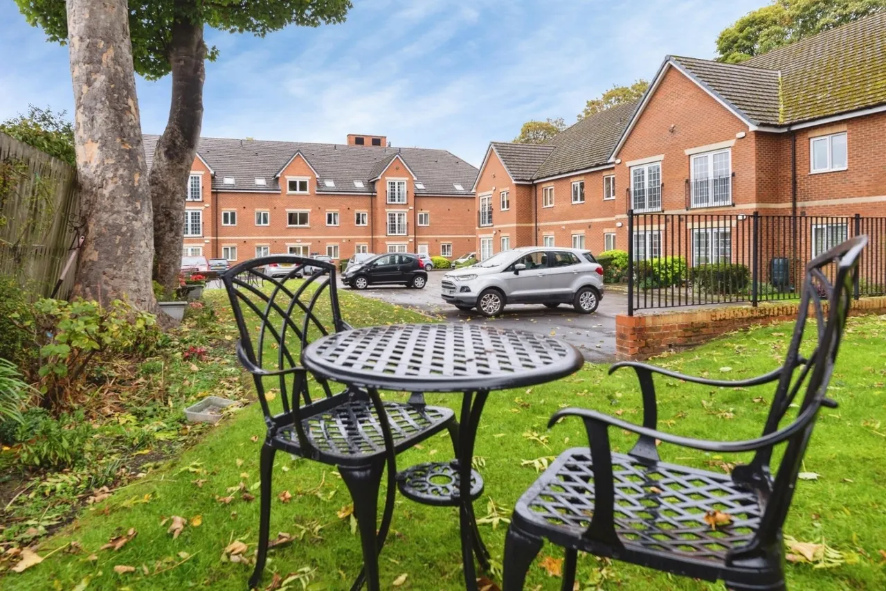 Mortomley Lane, High Green, S35, photo 18