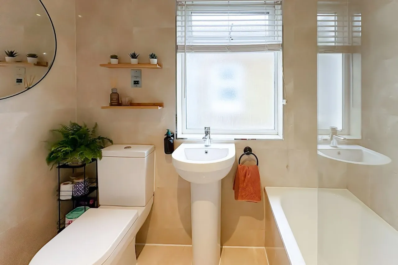 East Preston, BN16, photo 12