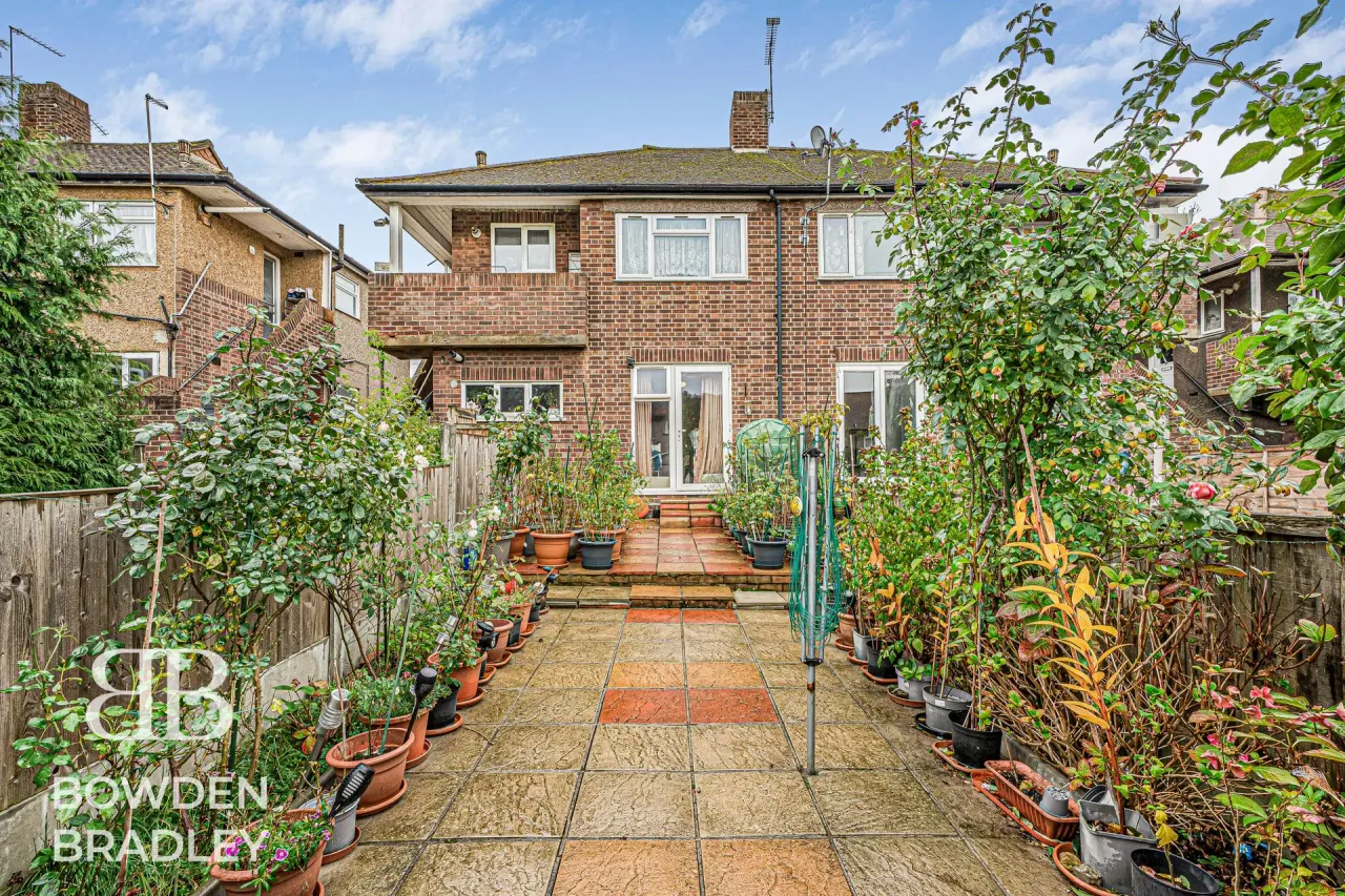 Fullwell Avenue, Clayhall, IG5, photo 22