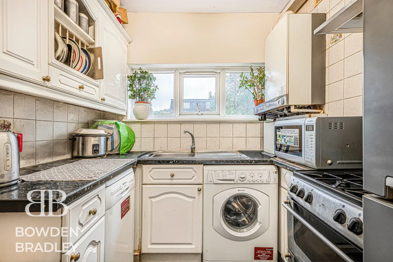 Fullwell Avenue, Clayhall, IG5, photo 3
