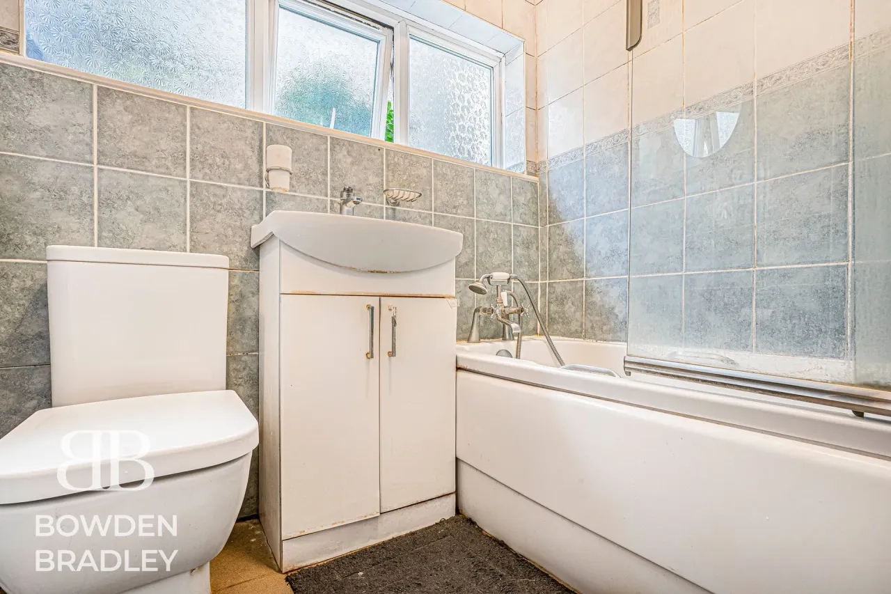 Fullwell Avenue, Clayhall, IG5, photo 7