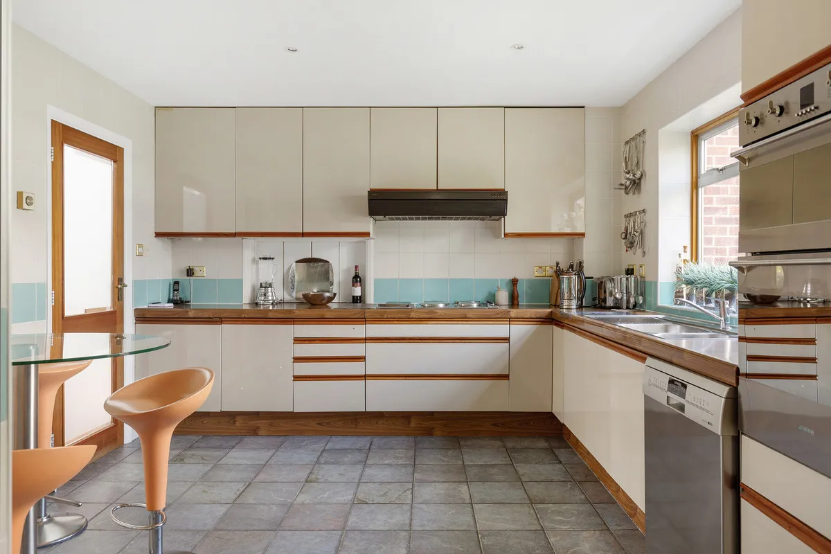 Broomfield, Sunbury-On-Thames, TW16, photo 6