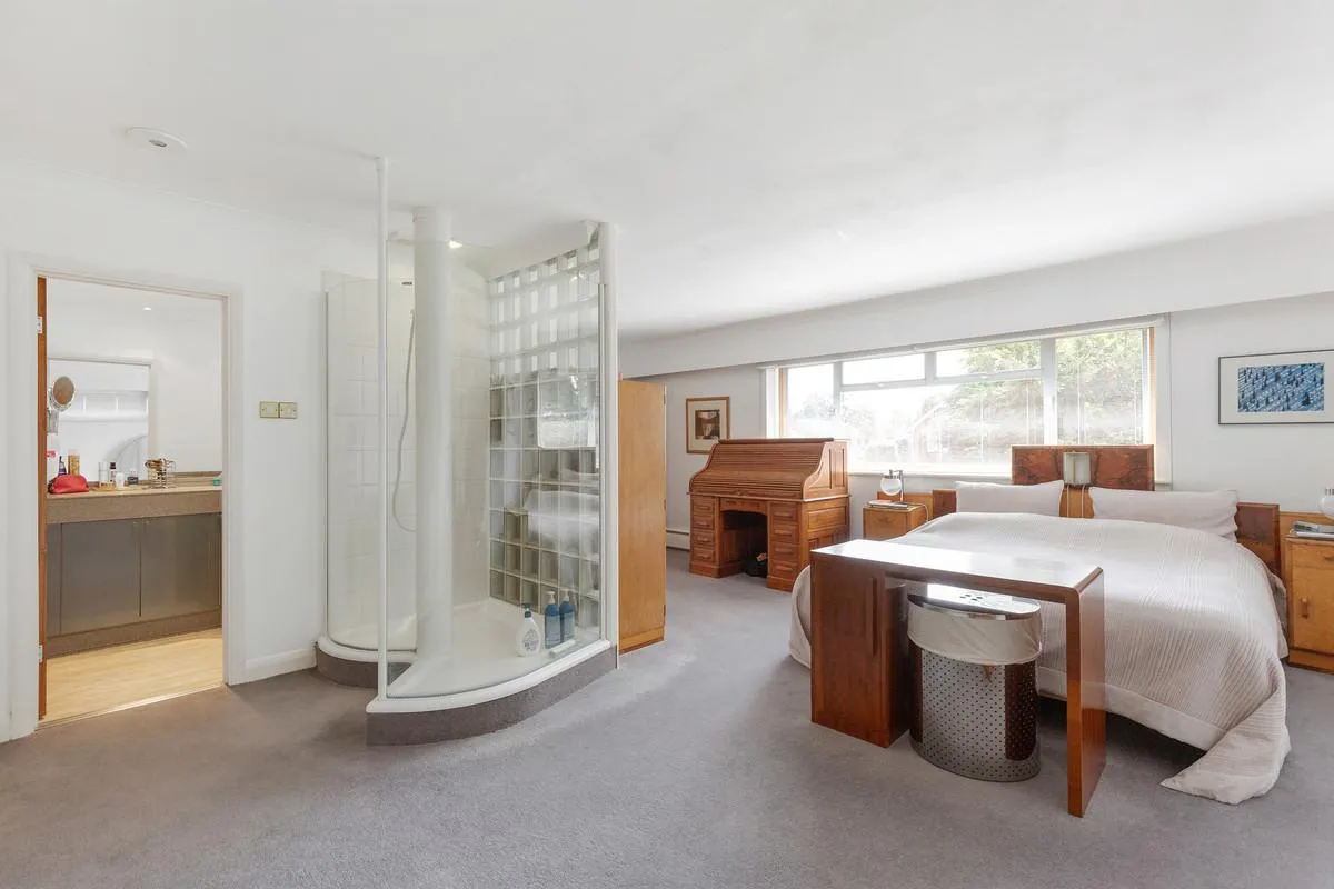 Broomfield, Sunbury-On-Thames, TW16, photo 13