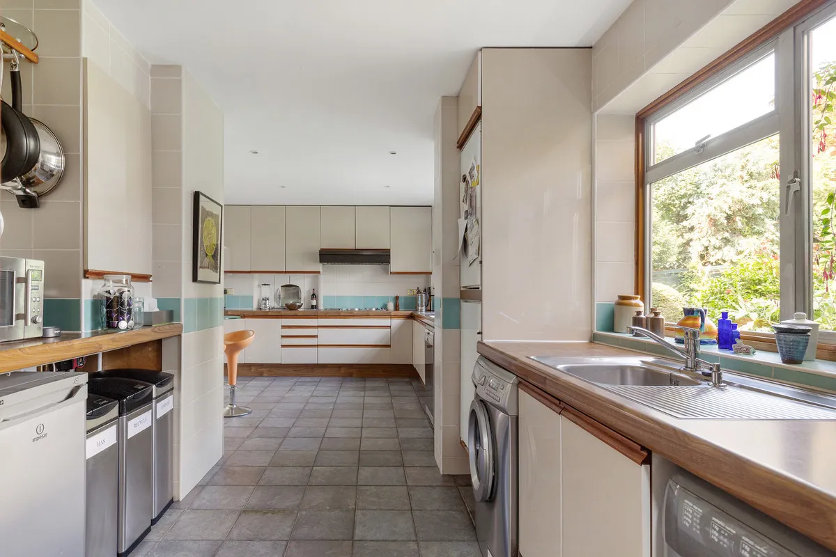 Broomfield, Sunbury-On-Thames, TW16, photo 5