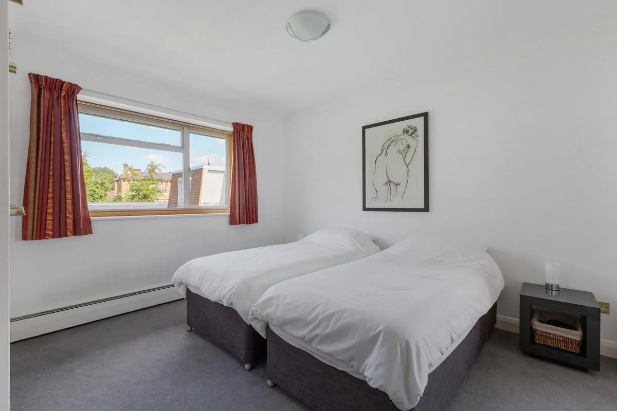 Broomfield, Sunbury-On-Thames, TW16, photo 17