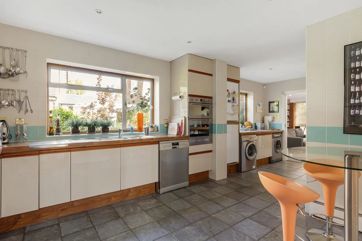 Broomfield, Sunbury-On-Thames, TW16, photo 7