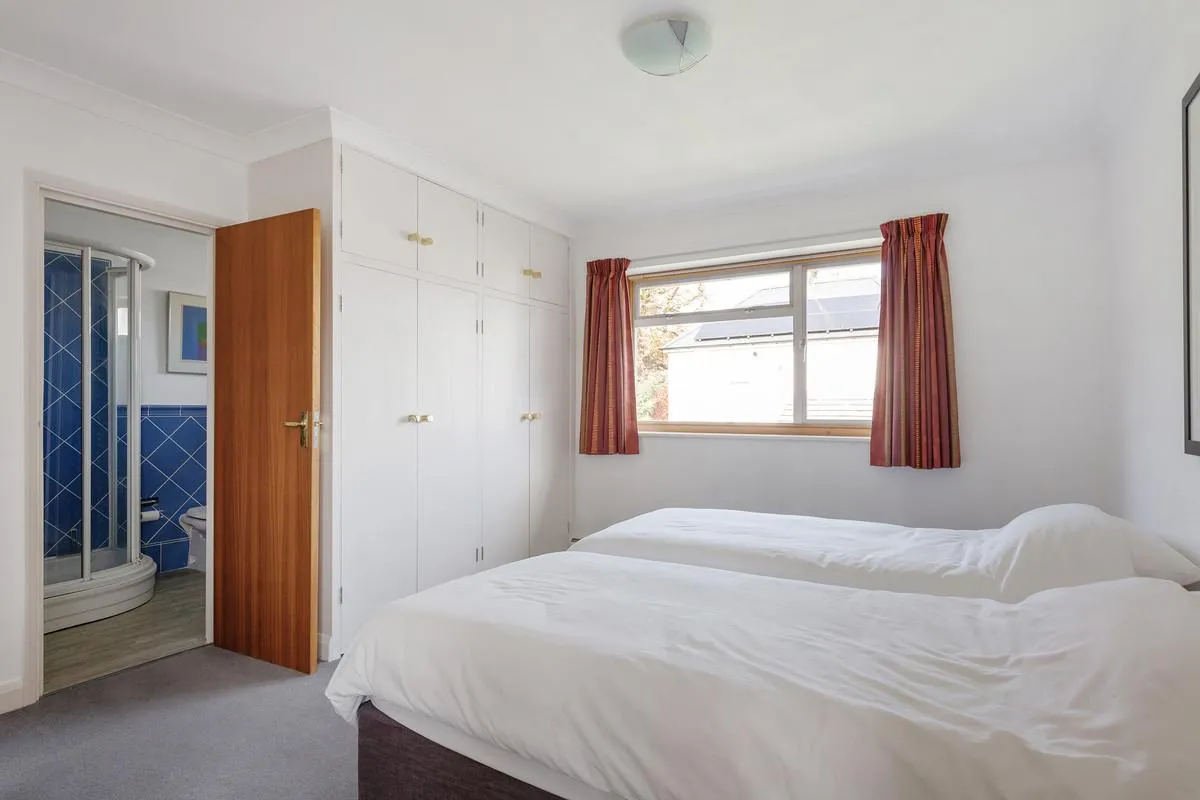 Broomfield, Sunbury-On-Thames, TW16, photo 15