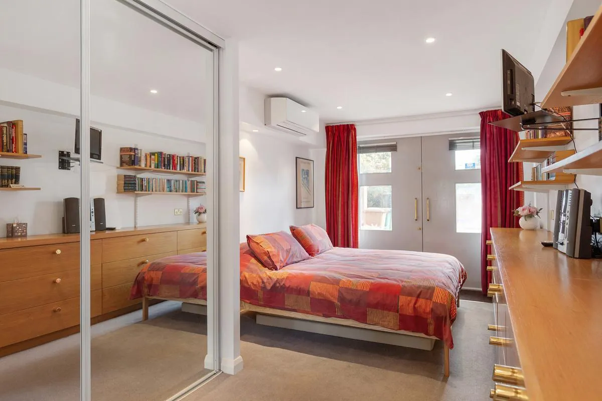 Broomfield, Sunbury-On-Thames, TW16, photo 20