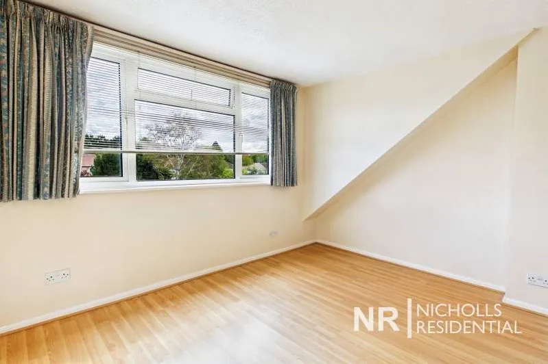 Bolton Road, Chessington, KT9, photo 17