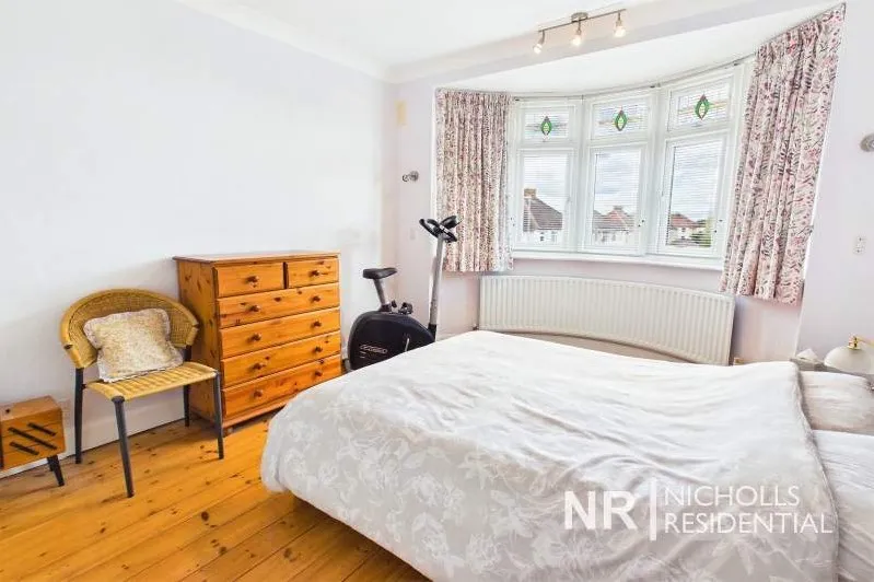 Bolton Road, Chessington, KT9, photo 14