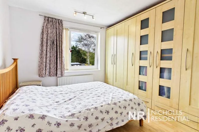 Bolton Road, Chessington, KT9, photo 15