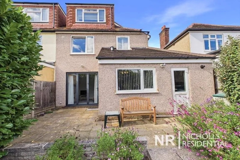 Bolton Road, Chessington, KT9, photo 21