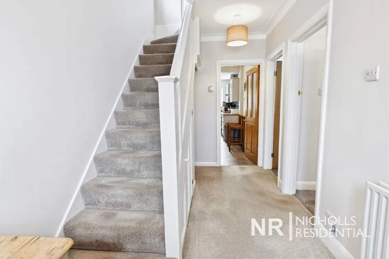 Bolton Road, Chessington, KT9, photo 10