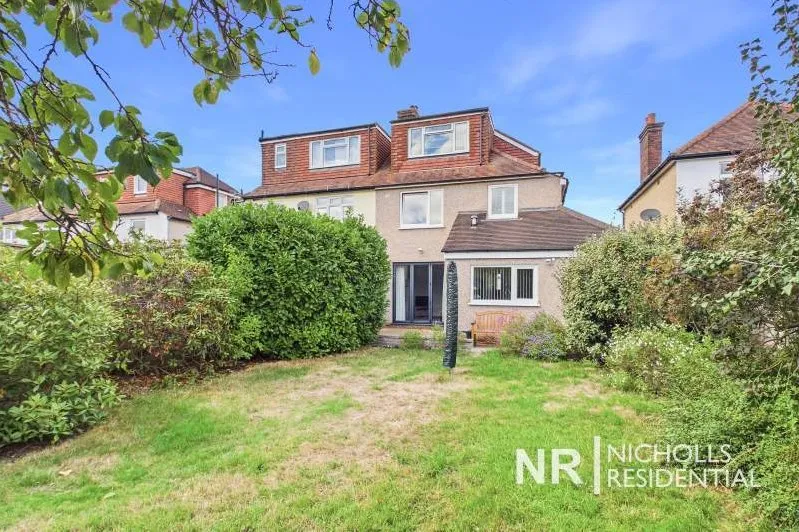Bolton Road, Chessington, KT9, photo 19