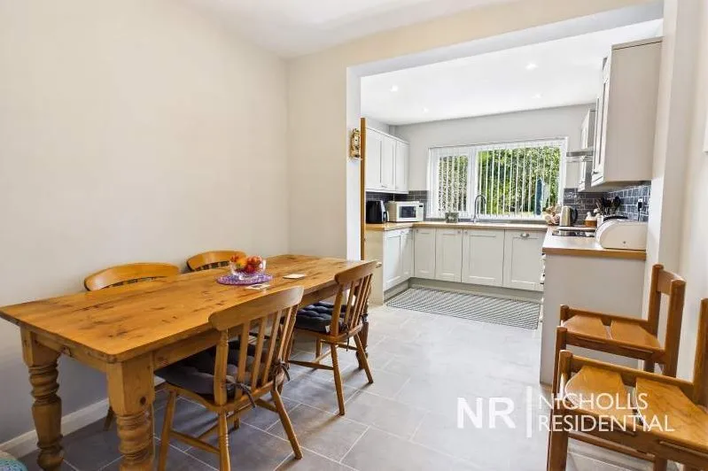 Bolton Road, Chessington, KT9, photo 9