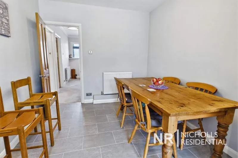 Bolton Road, Chessington, KT9, photo 8