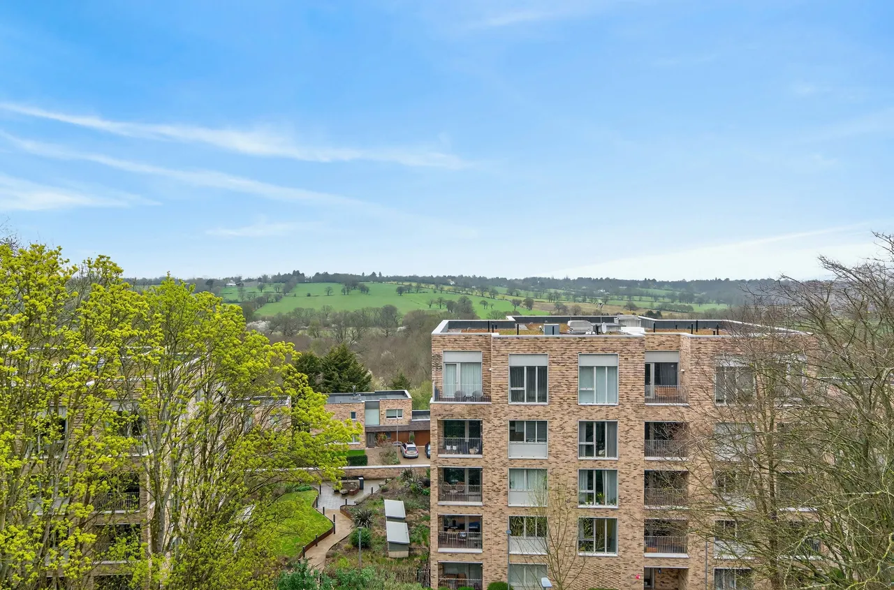 3 bed flat for sale — Flat 27, Laidlaw House, LONDON