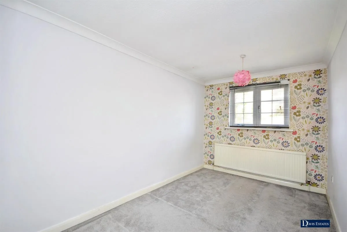 Brentwood Road, Gidea Park, RM2, photo 14