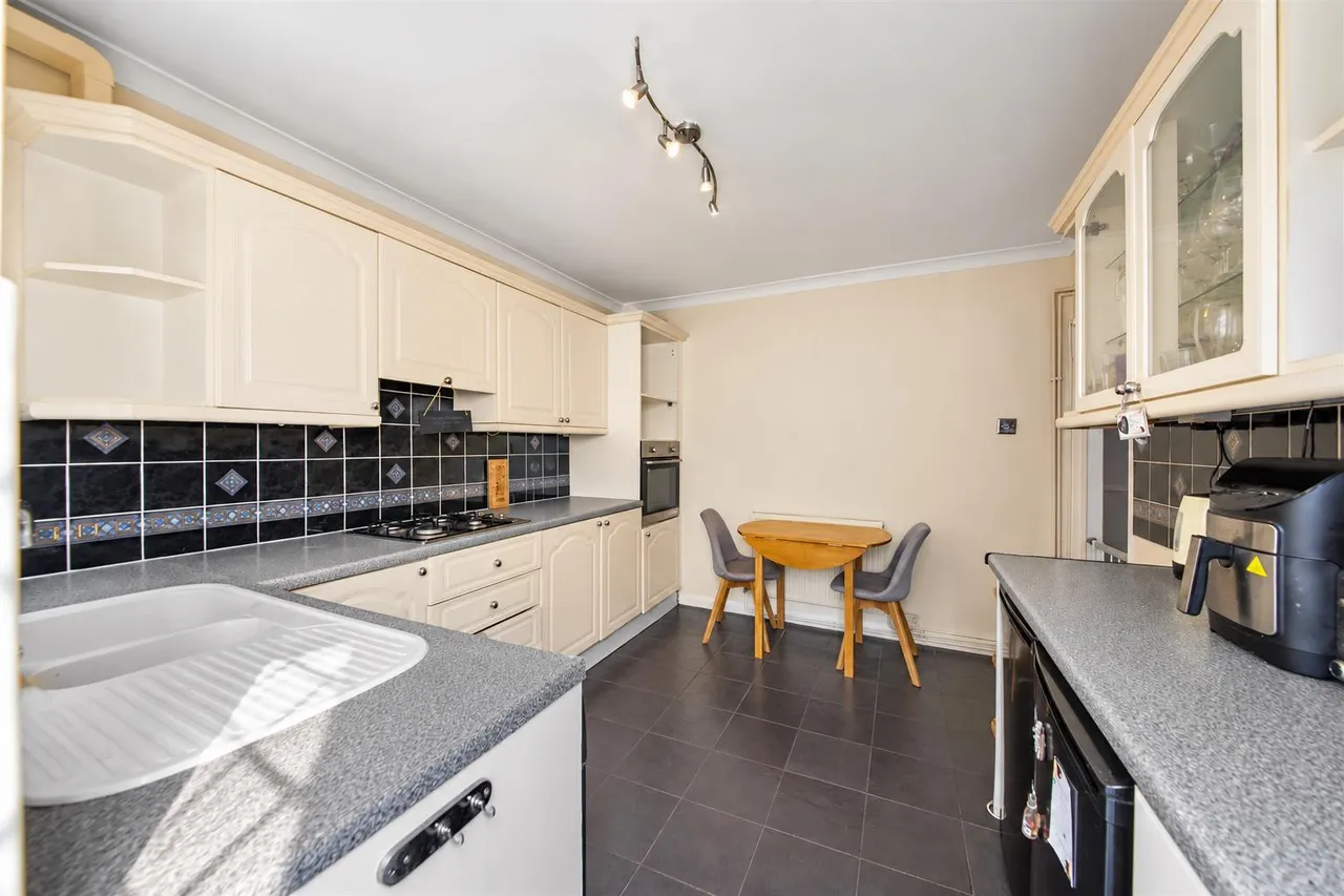 West End Road, Ruislip, photo 6
