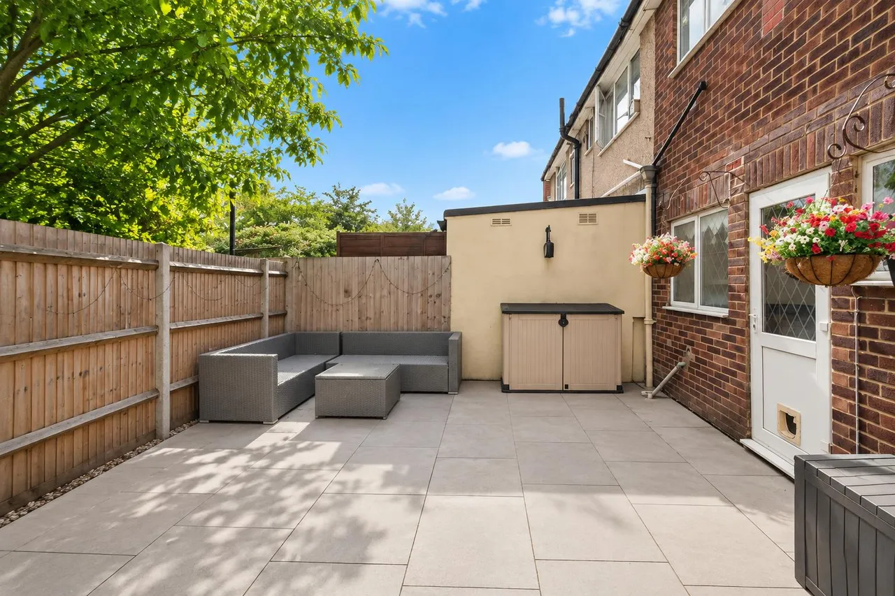 West End Road, Ruislip, photo 13