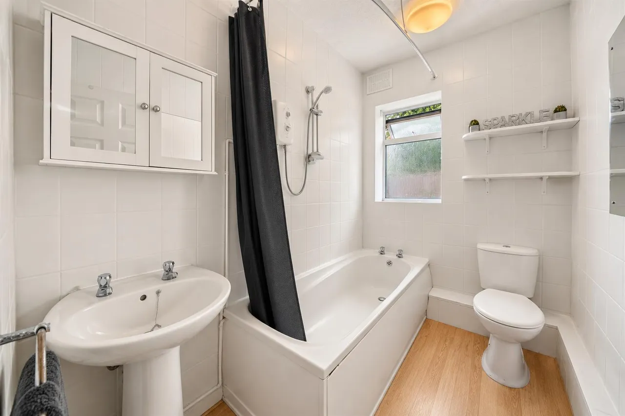 West End Road, Ruislip, photo 11