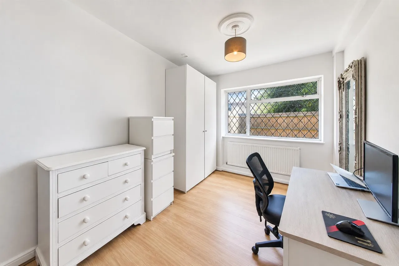 West End Road, Ruislip, photo 10