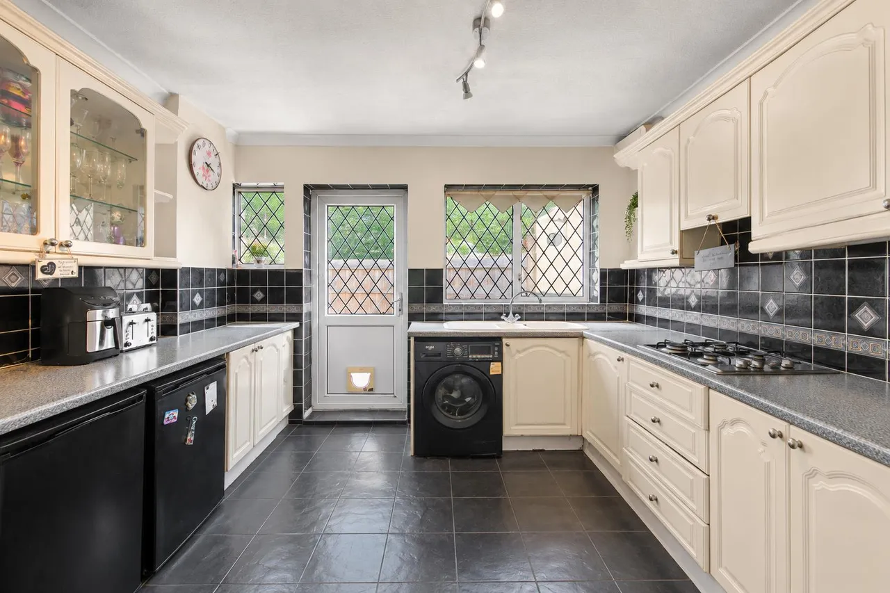 West End Road, Ruislip, photo 7