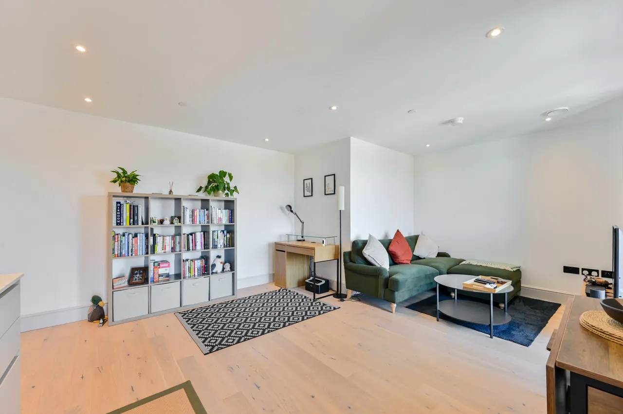 Colliers Wood, SW19, photo 3