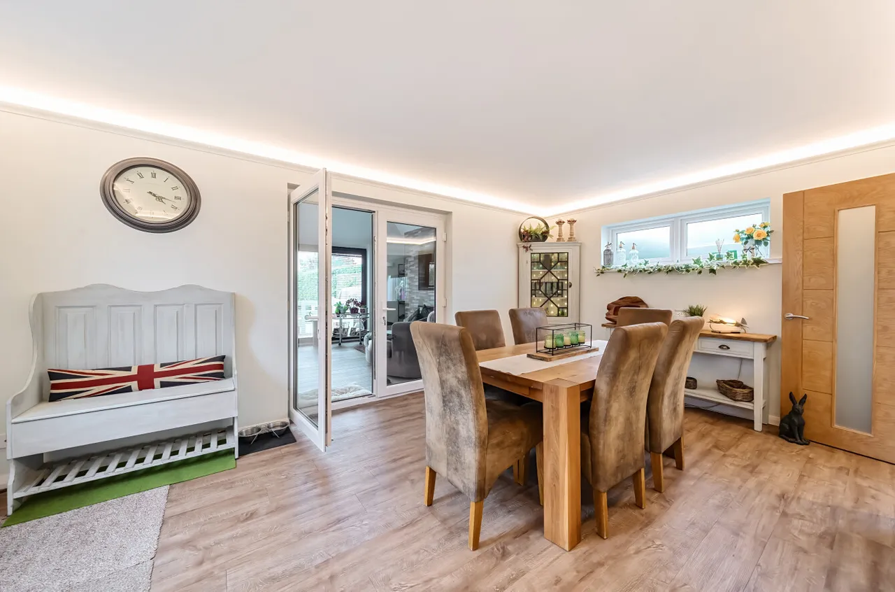 Bailes Lane, Normandy, Surrey, GU3 2AX, photo 10