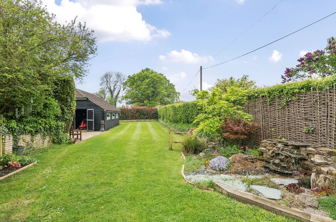 Bailes Lane, Normandy, Surrey, GU3 2AX, photo 7