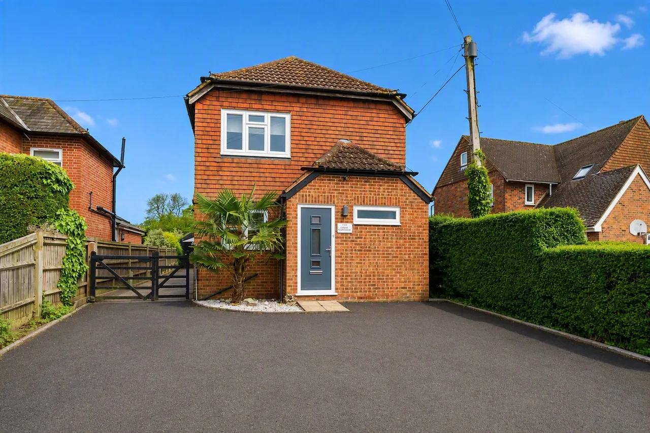 3 bed house for sale — Bailes Lane, Normandy, Surrey, GU3 2AX