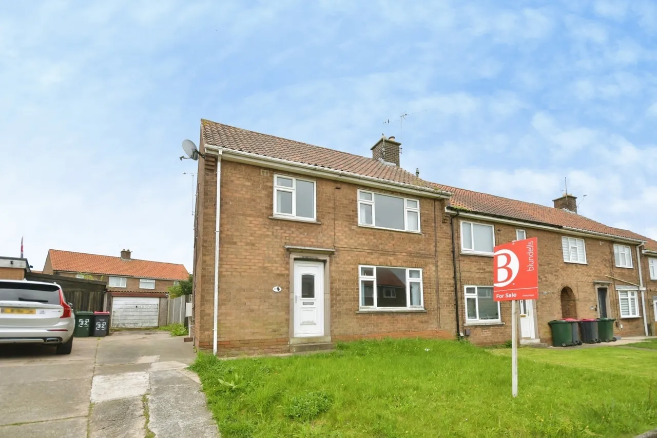 3 bed house for sale — Shakespeare Drive, Dinnington, Sheffield, South Yorkshire, S25