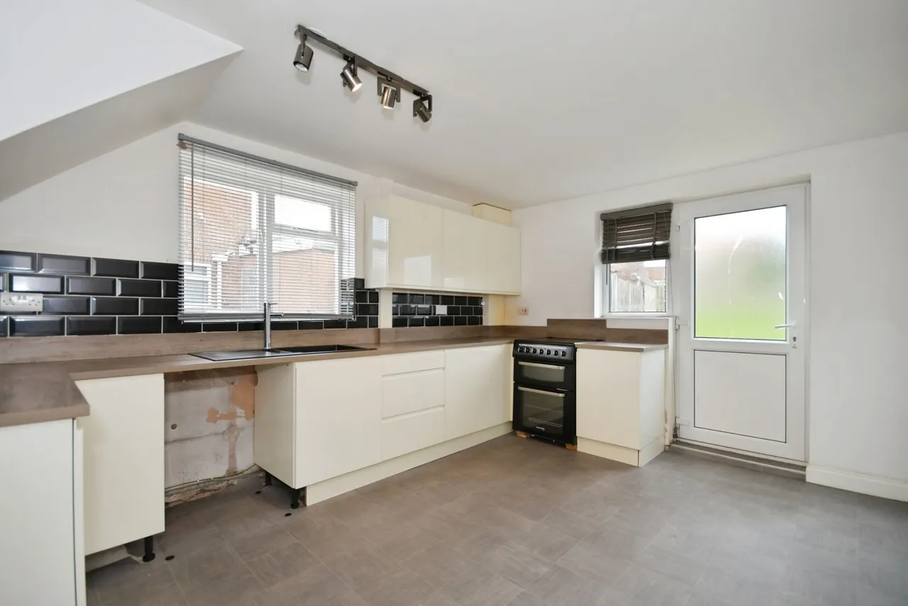 Shakespeare Drive, Dinnington, Sheffield, South Yorkshire, S25, photo 3