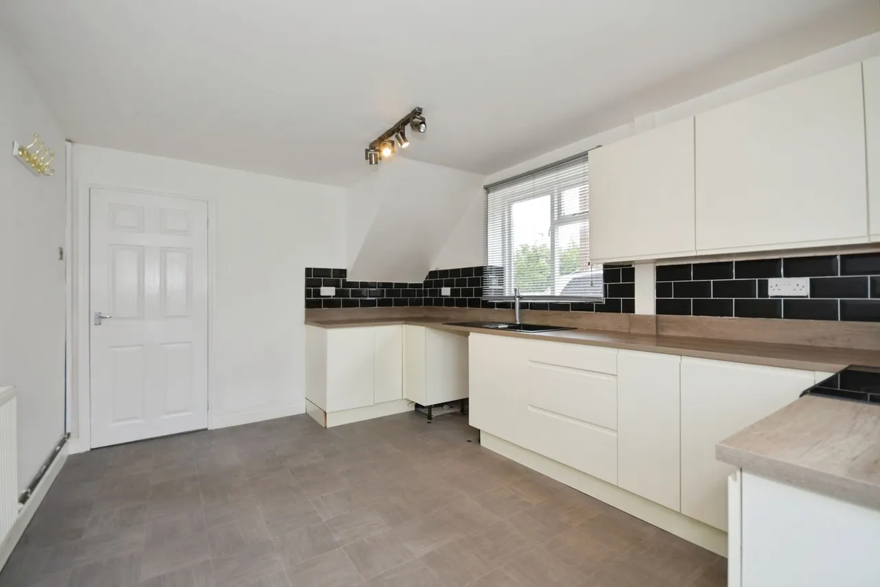 Shakespeare Drive, Dinnington, Sheffield, South Yorkshire, S25, photo 4