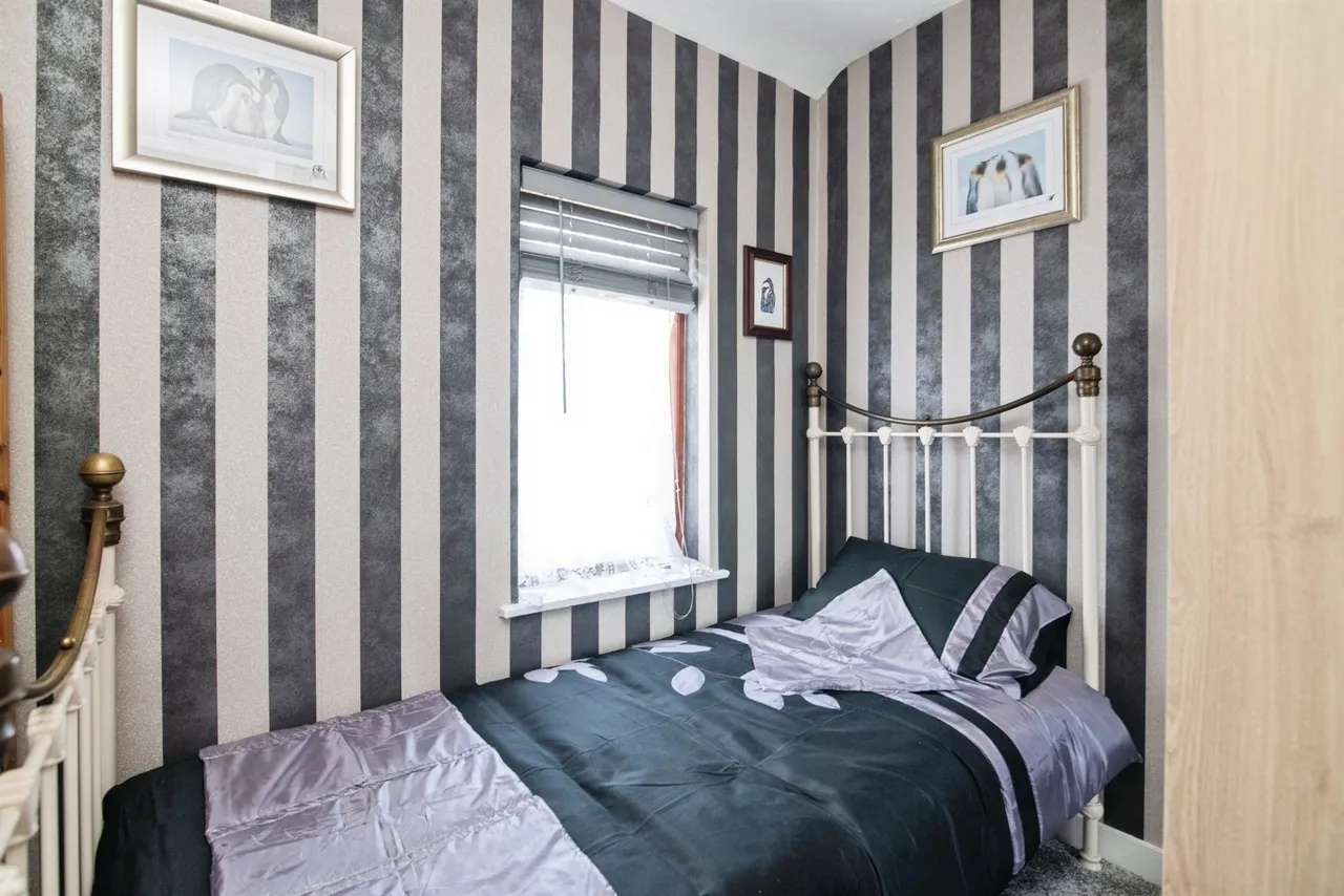 Dial Lane, West Bromwich, B70, photo 7