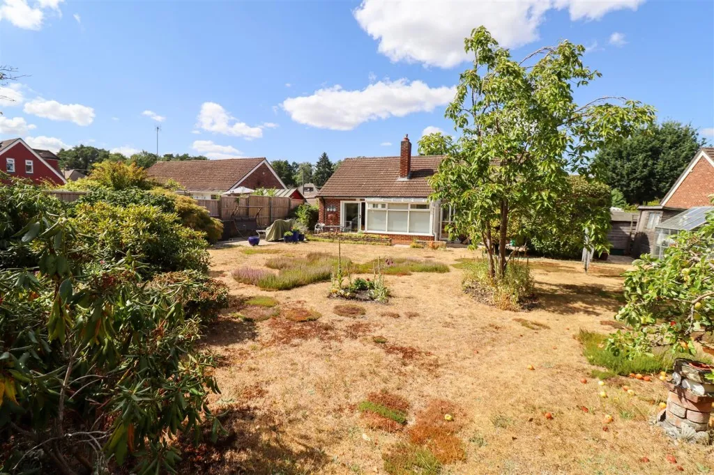 Basingbourne Road, Fleet, photo 13