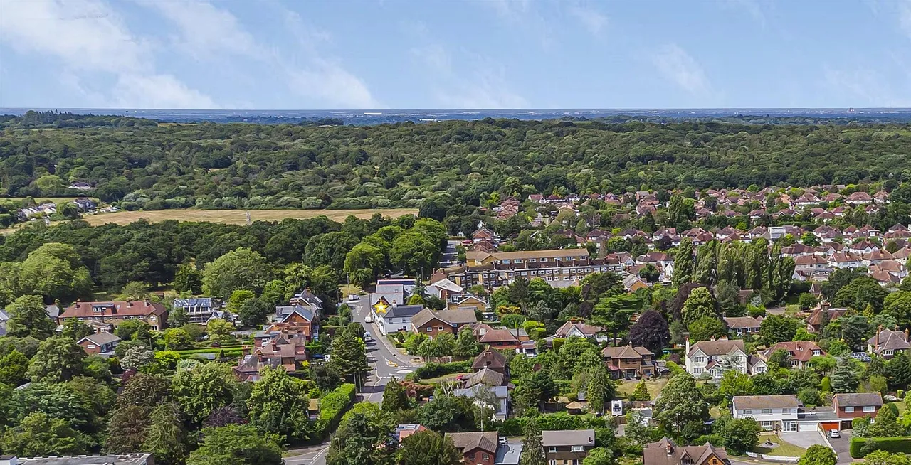 Woodfield Lane, Ashtead, KT21, photo 4