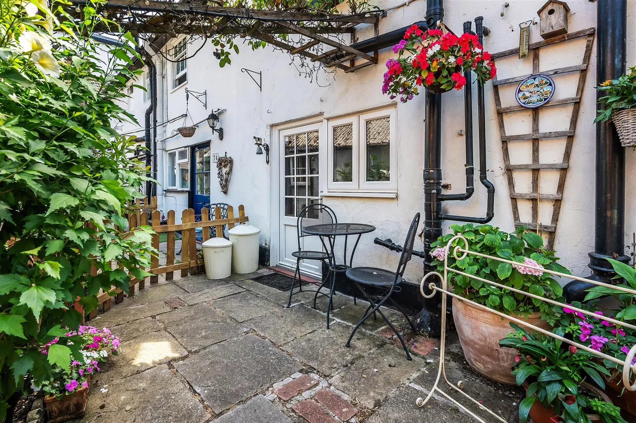 Woodfield Lane, Ashtead, KT21, photo 19