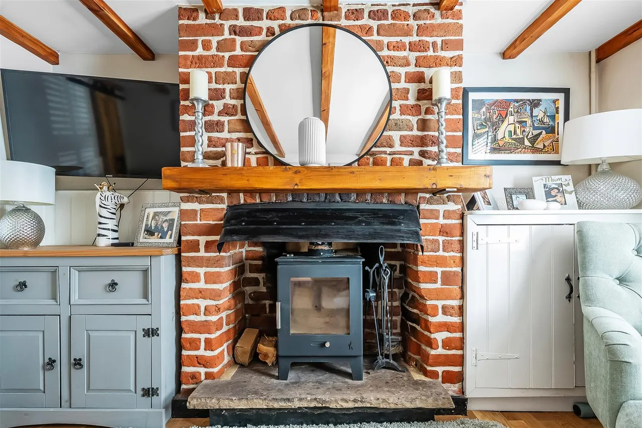 Woodfield Lane, Ashtead, KT21, photo 5