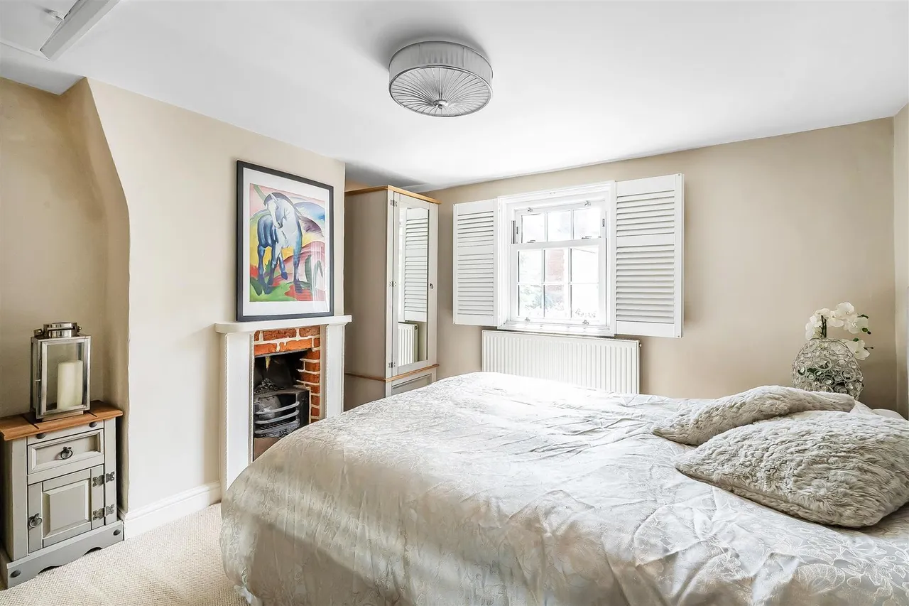 Woodfield Lane, Ashtead, KT21, photo 12