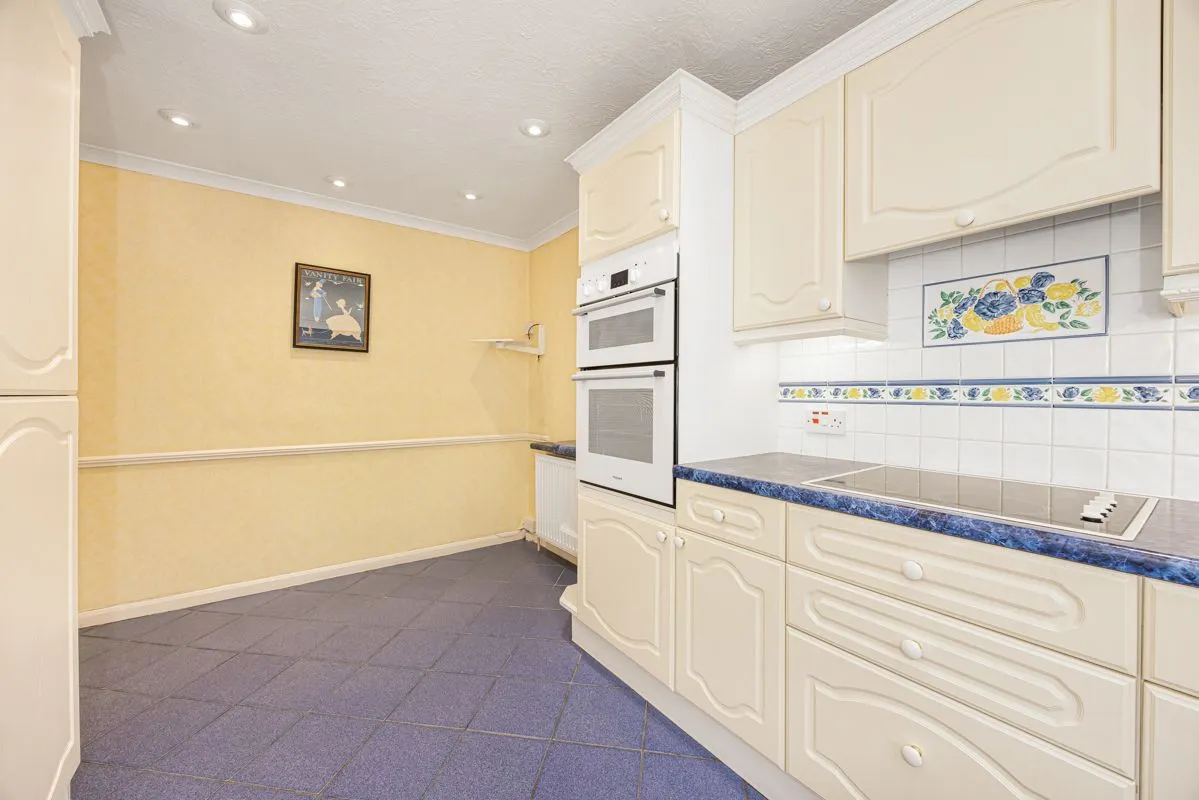 Barton Meadows, Ilford, Essex, IG6 1JQ, photo 5