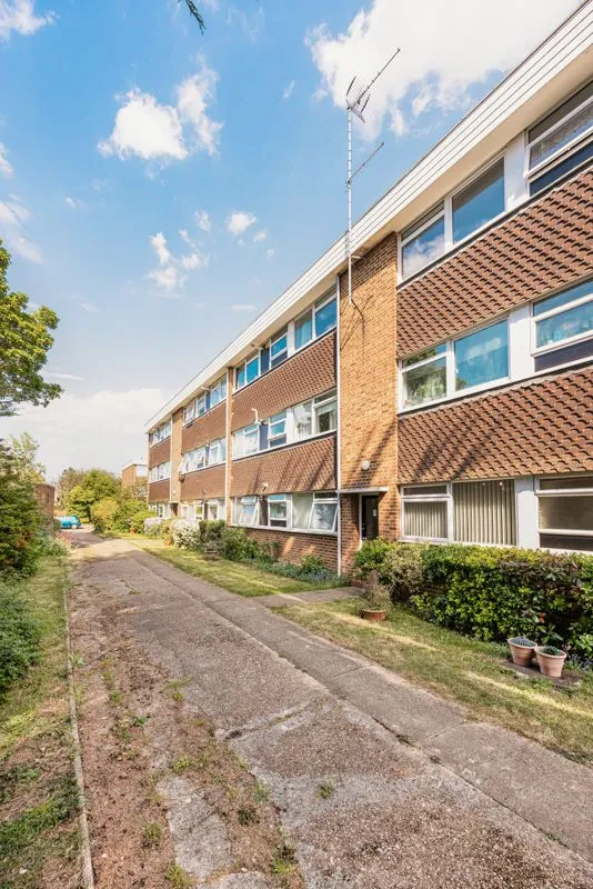 Barton Meadows, Ilford, Essex, IG6 1JQ, photo 15