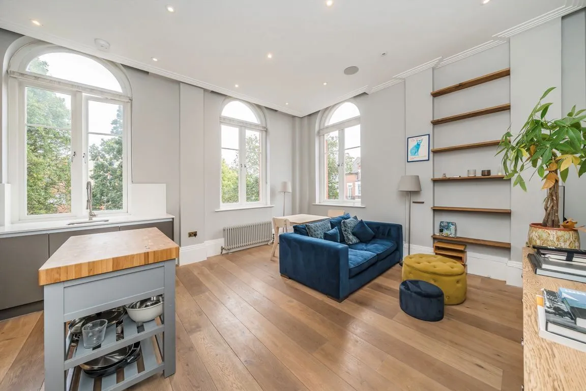 East Hill, SW18, photo 2