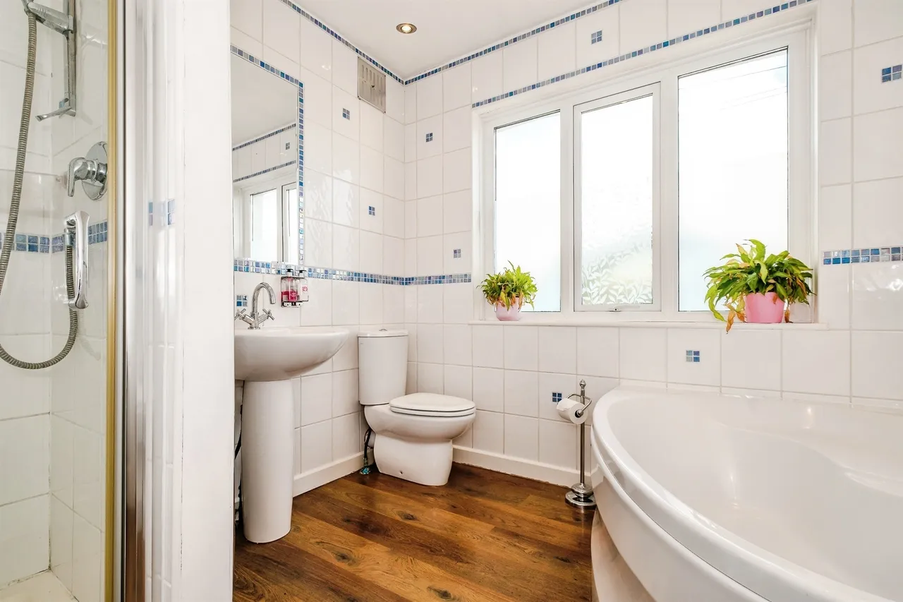 Brighton Road, Lancing, BN15, photo 28