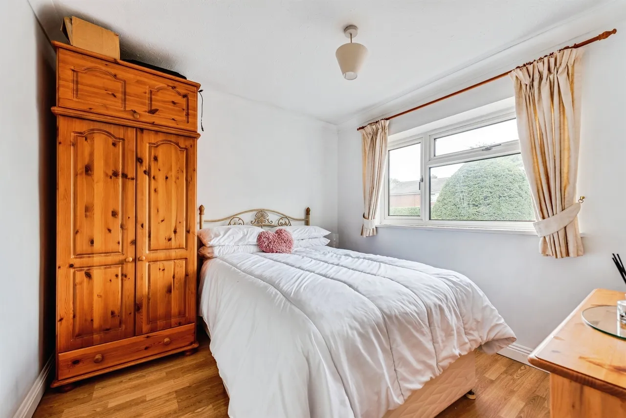 Paddock Close, Benson, OX10, photo 11