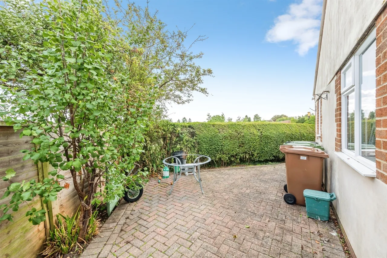 Paddock Close, Benson, OX10, photo 19
