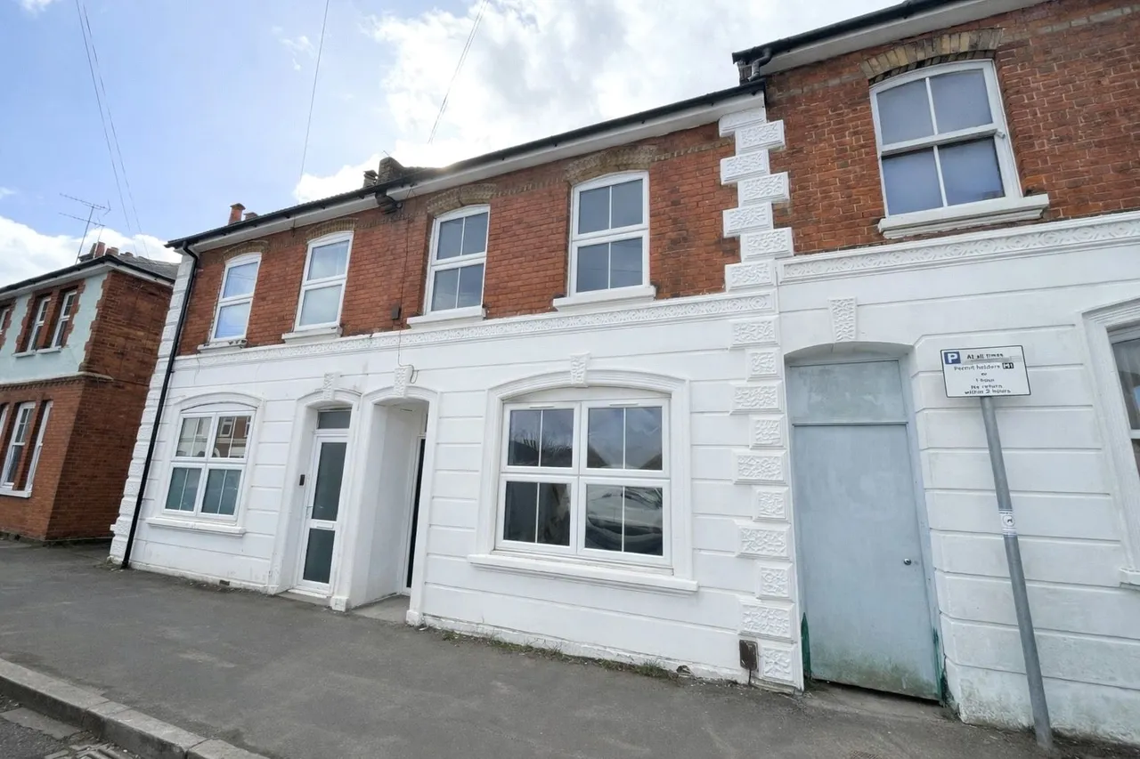 1 bed flat to rent, East Station Road, Aldershot, GU12