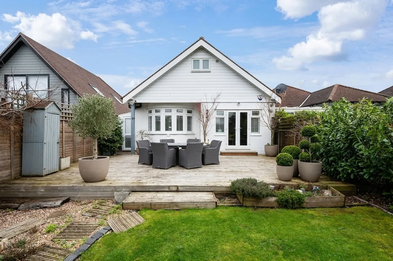 St. Clair Drive, Worcester Park, KT4, photo 21
