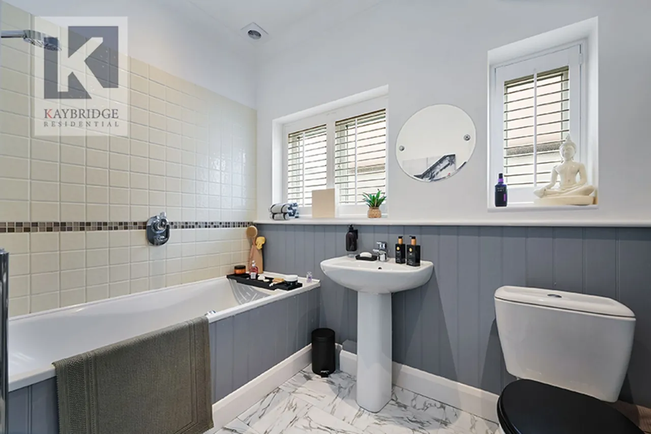 St. Clair Drive, Worcester Park, KT4, photo 16