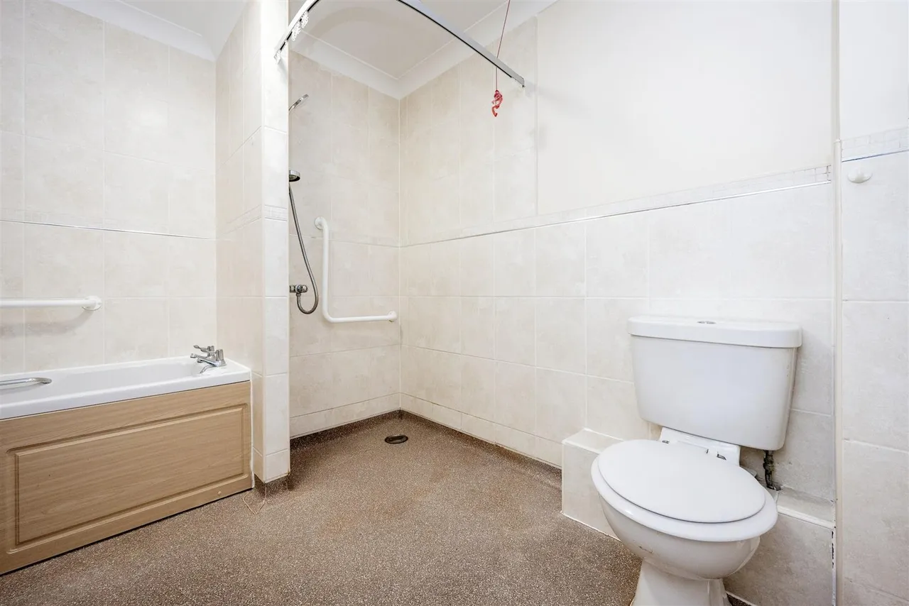 Buckingham Road, Brackley, NN13, photo 10